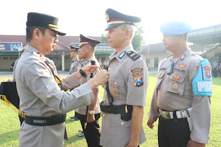 Kembali Gulir Pejabat Utama dan Kapolsek, Polres Mojokerto Kota Gelar Sertijab dan Kenal Pamit