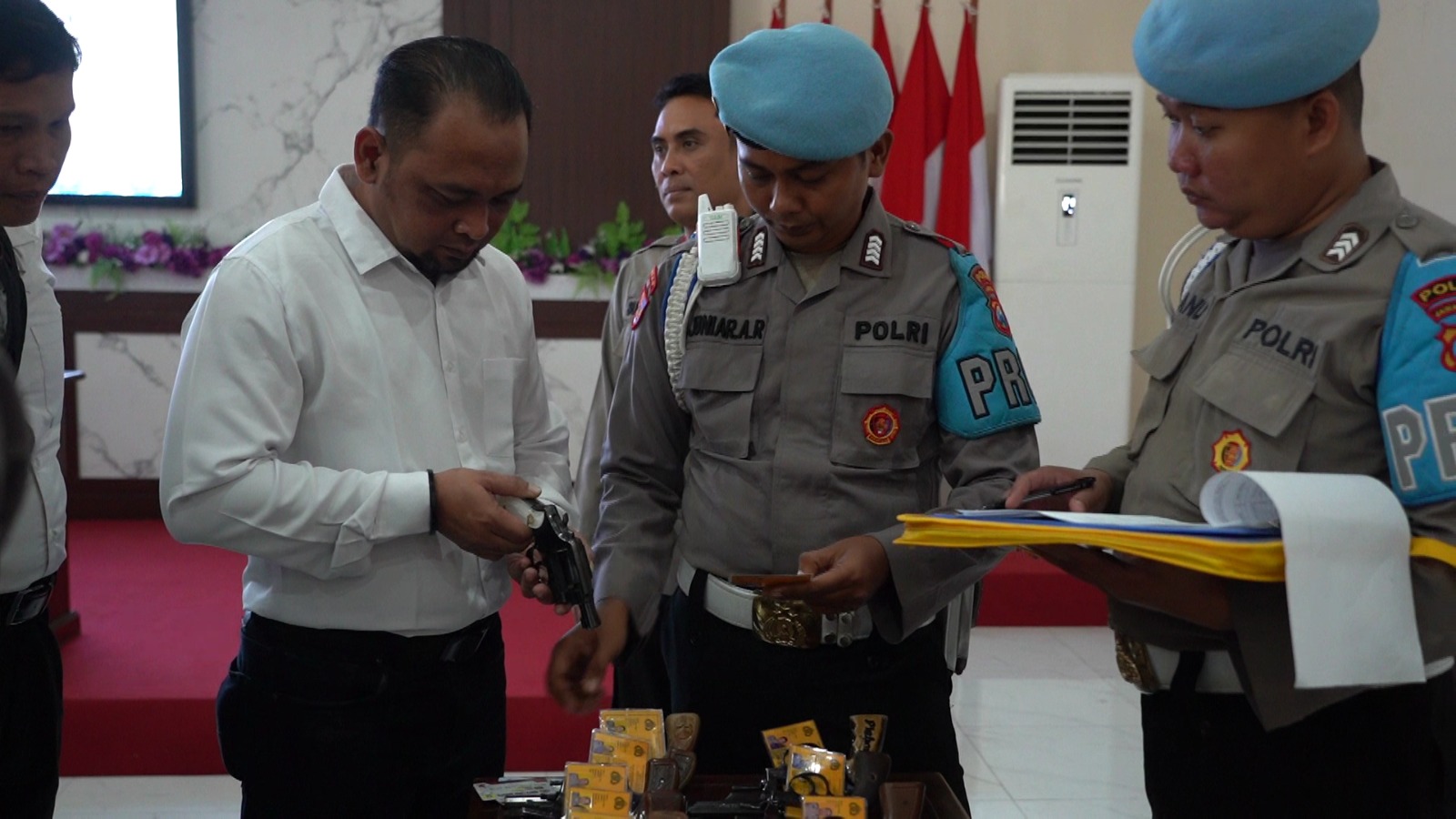 Bidpropam Polda Jatim Lakukan Pemeriksaan Senpi dan Tes Urine terhadap Personel Polres Mojokerto Kota