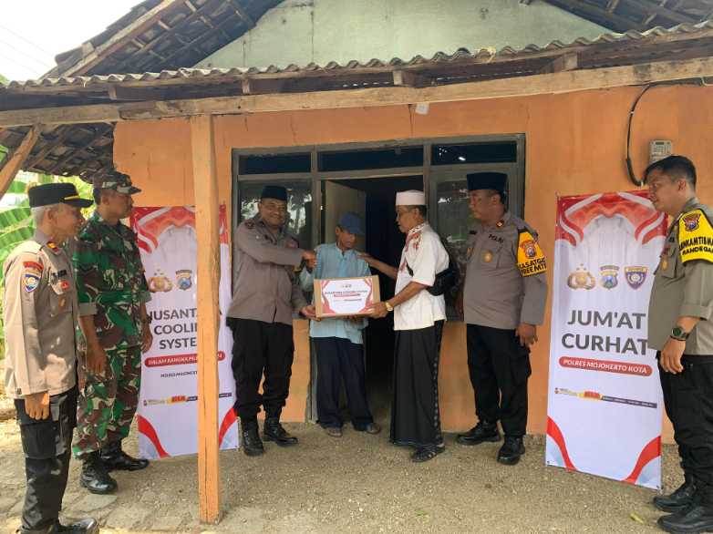 Jum'at Curhat Door to Door, Cara Baru Polisi Sampaikan Pesan Kamtibmas di Dawarblandong