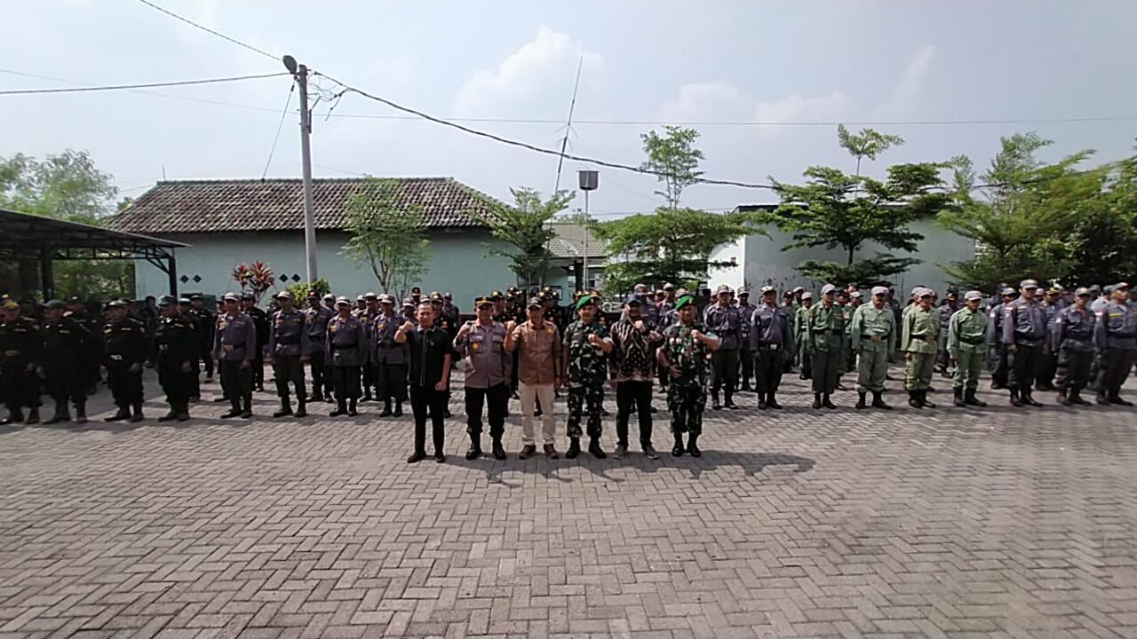 Polisi Gelar Pelatihan Linmas Dalam Rangka  Persiapan Pilkada Serentak Tahun 2024