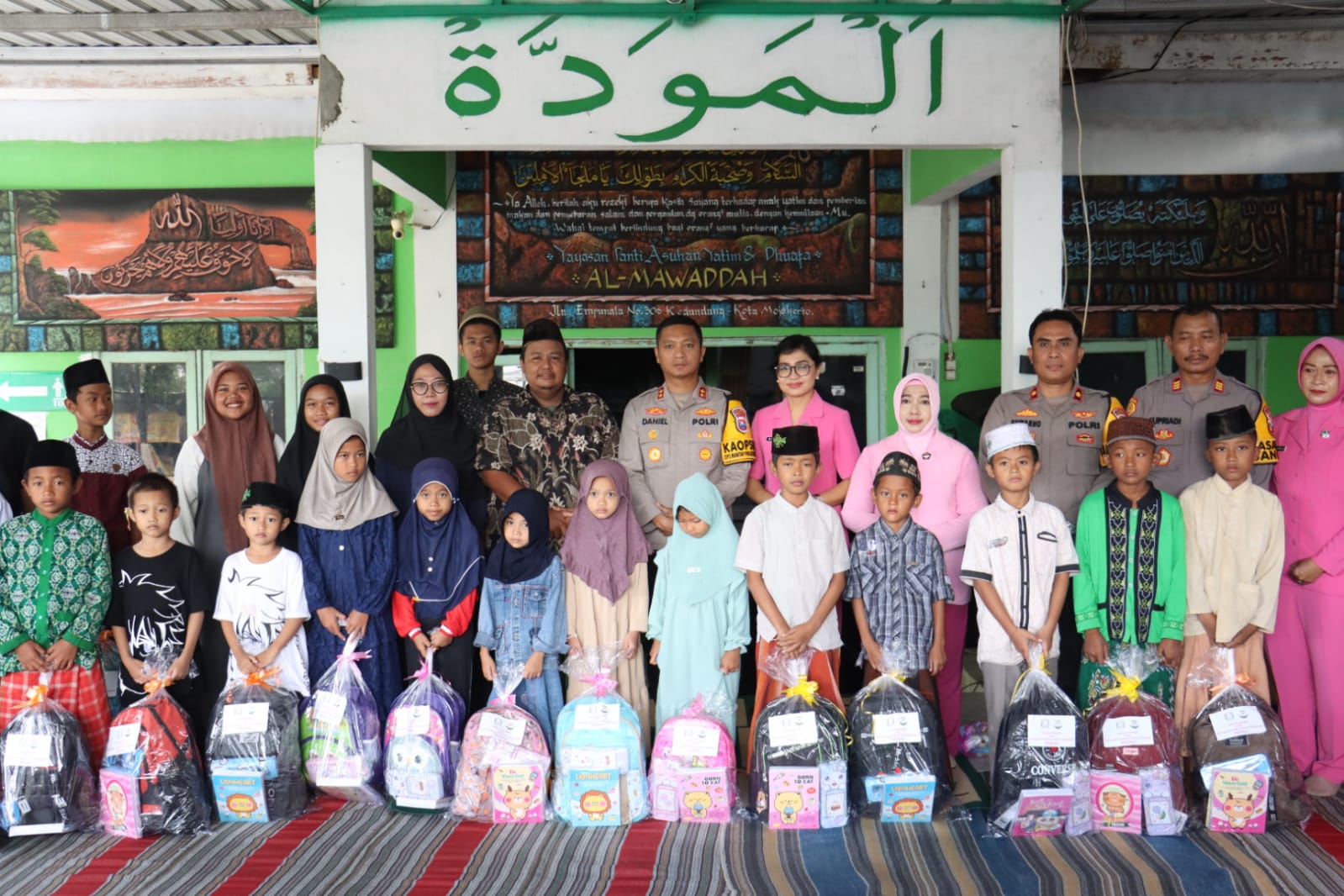 Berbagi Kebahagiaan, Kapolres Mojokerto Kota Dan Bhayangkari Santuni Anak Yatim Piatu