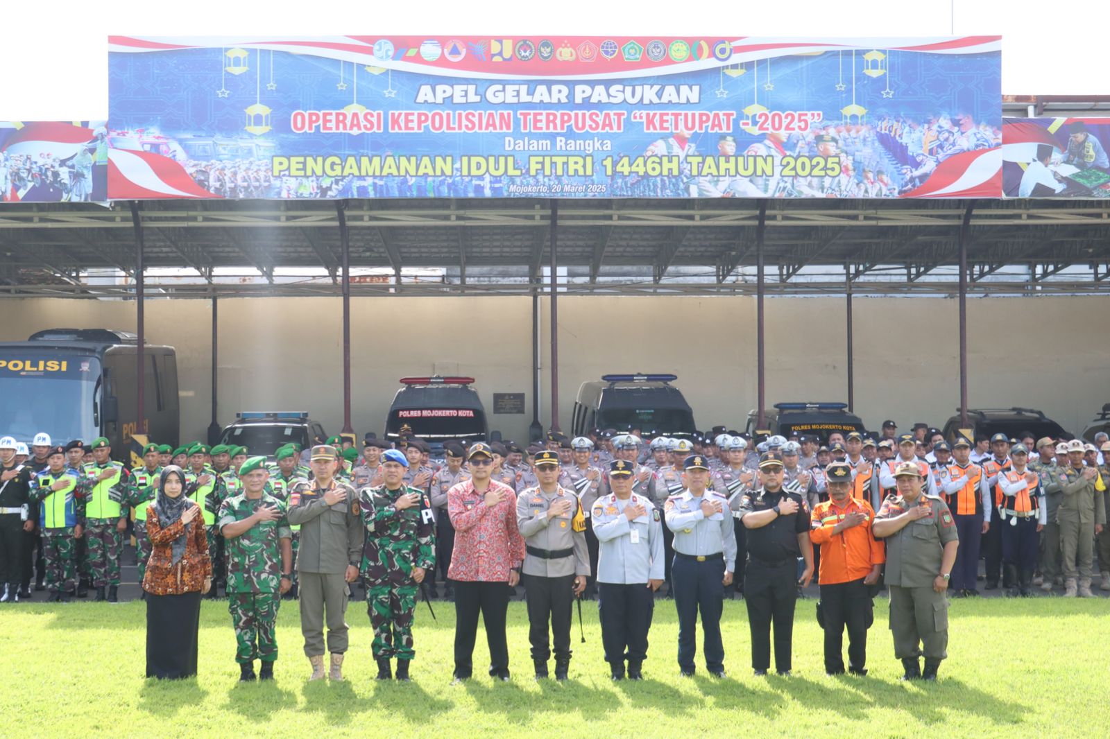 Wujud Kesiapan Amankan Mudik Lebaran Kapolres Mojokerto Kota Pimpin APEL Gelar Pasukan Ops Ketupat